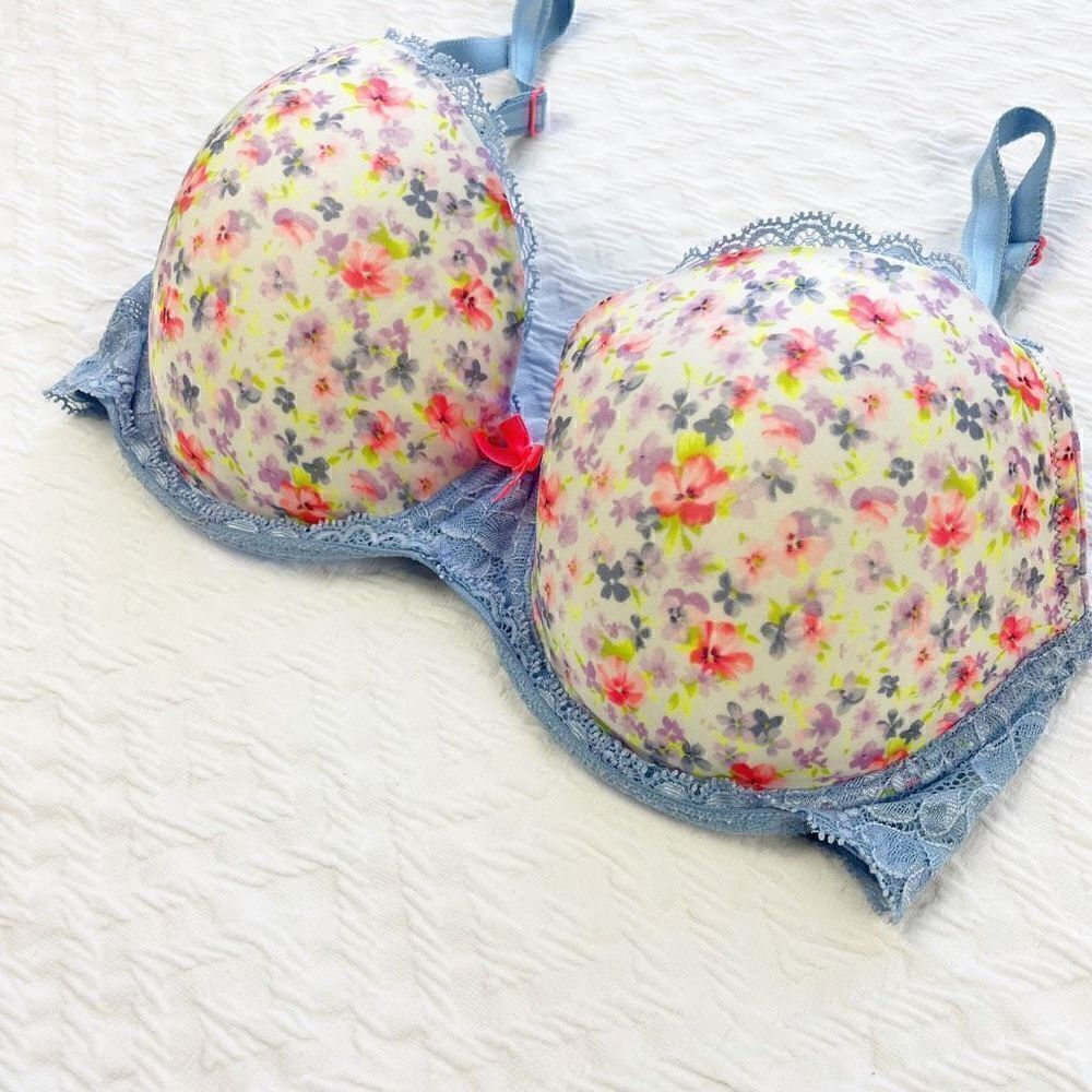 BUY 1 GET 1 FREE Victoria’s Secret dream angels 32DD lined demi periwinkle lace